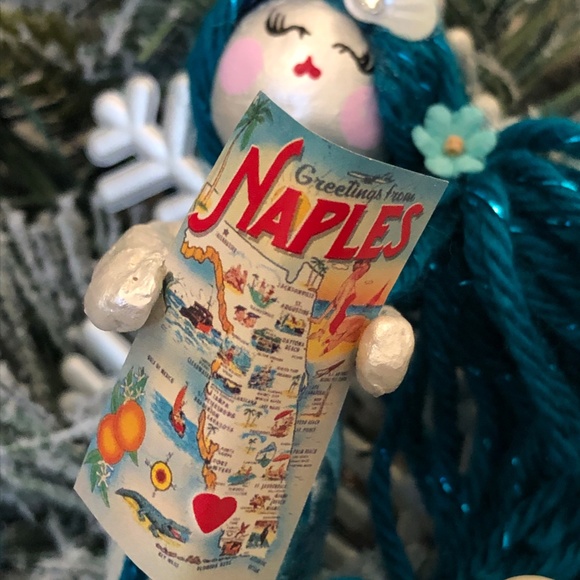 ❤️”HOST PICK”❤️ Bon Bon Magnets Mermaid ornament "The Traveler in Blue" - Picture 2 of 5